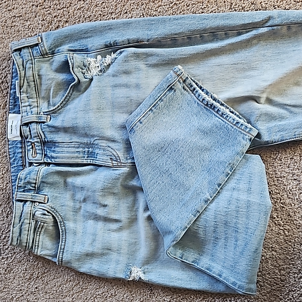 Light washed Kancan straight legged jeans. Women's size 31